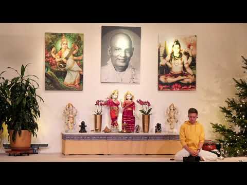 Fortgeschrittenes Pranayama mit Max - Yoga Vidya Ashram Live 6:00 Uhr 10.12.2021