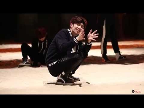 U10SECONDS 22sec  - 텐션캡슐 -  샤오의 카메라 부르는 듯한 묘한 손짓