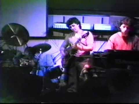 LITO EPUMER (guitar solo with MADRE ATOMICA, 1984)