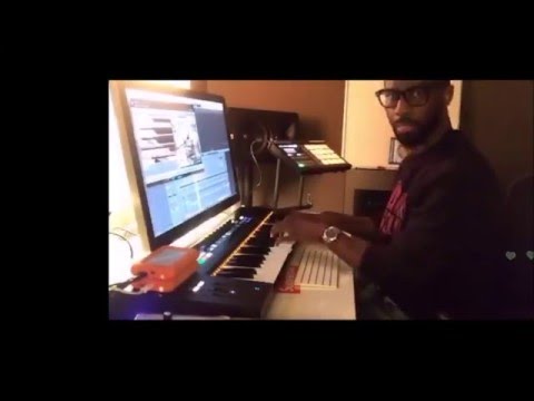 Bryan-Michael Cox In The Studio Making A R&B Beat!!