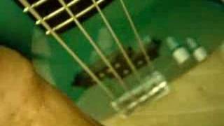 Video thumbnail for Washburn Bantam XB-100 Bass by IplayMusic2