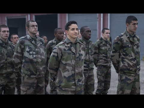 JE VAIS À L'ÉCOLE MILITAIRE !