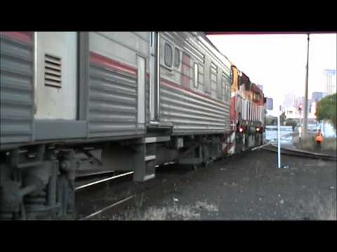 CLF2-CLP11 Shunting while N470 Departs on The Albury Pass at South Dynon. 14/04/12