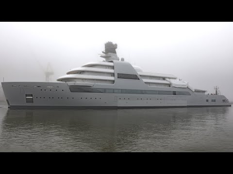 SOLARIS | 1st views of the swimming new superyacht and the last day in Lloyd Werft Dock | 4K-Video