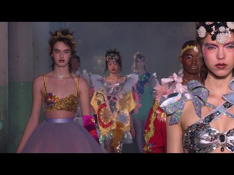 Viktor Rolf Haute Couture Fashion Show 2021 (SS21) 🥻