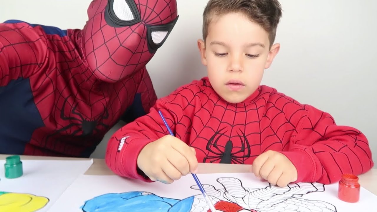 COLORINDO O HOMEM ARANHA COM TINTA