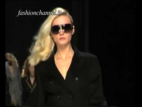 "John Richmond" Autumn Winter 10-11 Milan 2 of 4 pret a porter women by FashionChannel