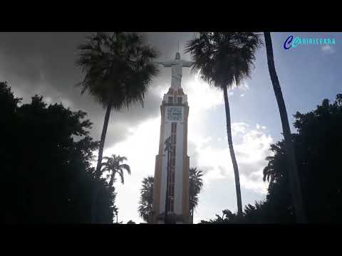 Pombos na Praça Cristo Rei no Centro do Crato Uma convivência problemática