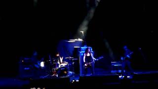 Melissa Auf der Maur - 22 Below (live)