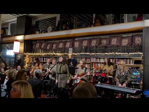 Pamela í Dallas. Síðari flutningur.