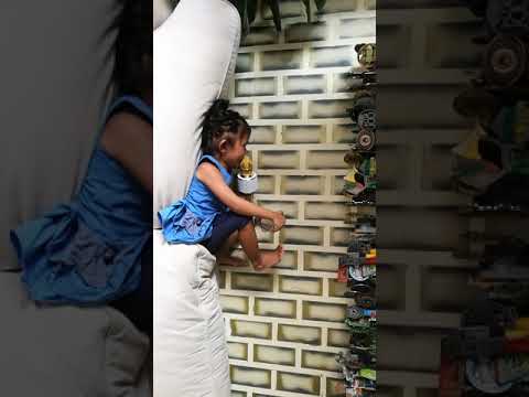 Aleesya sang birthday song