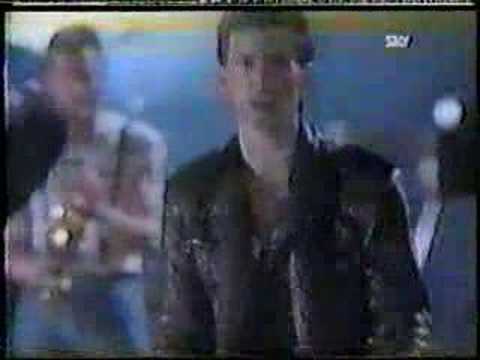 FISH ON SKY reviewing a How We Live video