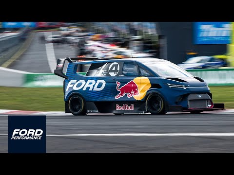 SuperVan 4.2 Claims Bathurst Lap Record | Ford Performance