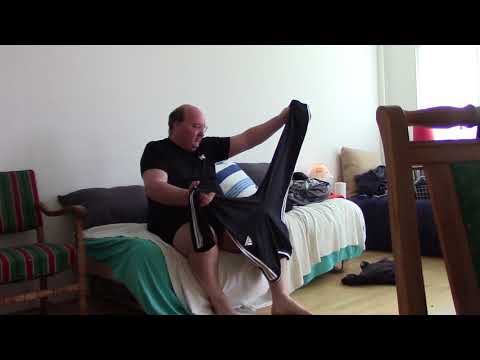 MongoTV_849 - John prøver 3 par nye XXL Joggebukser