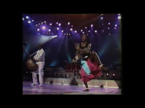 Mory Kanté - Yé ké yé ké TV live from the 80s (remastered VHS)