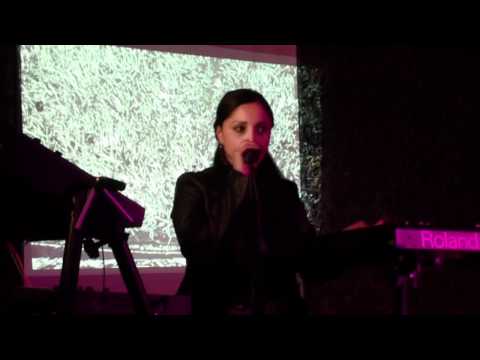 Nina Belief - Identity Crisis (Live @ Neon-Welt 09-10-2010)