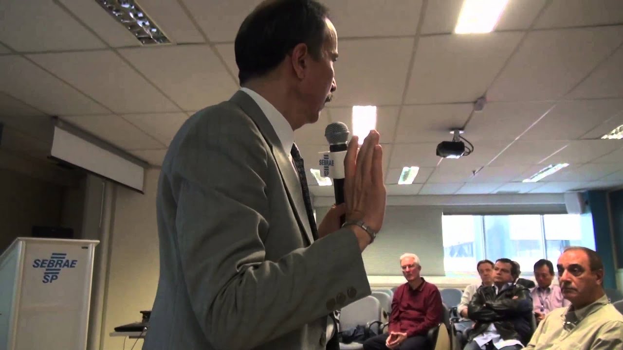 Palestra sobre assédio moral com o professor José Roberto Heloani