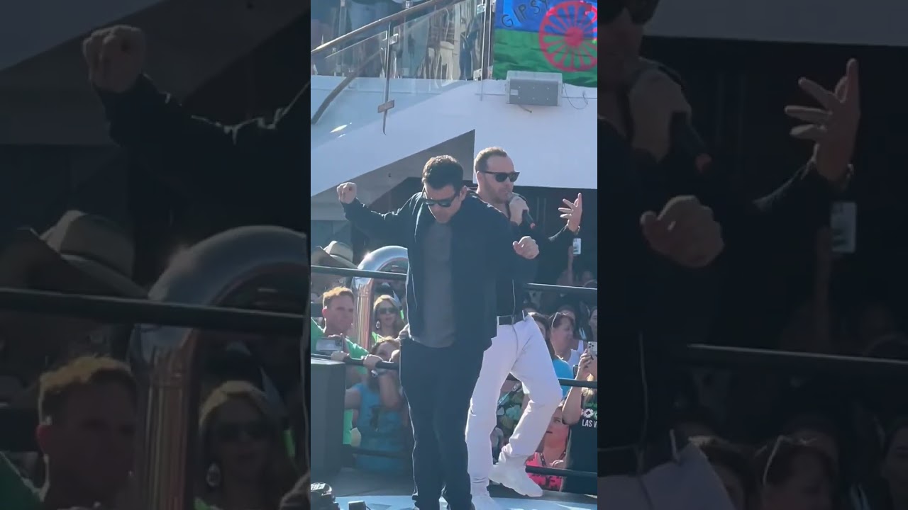 NKOTB Cruise 2022 Cruise Sail Away Block Party, Joe with Gabe Kaplan