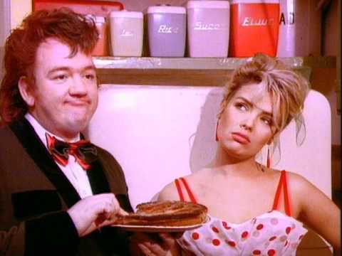 Mel & Kim - Rockin' Around The Christmas Tree