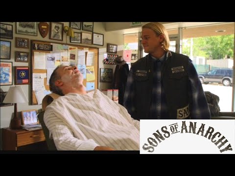 Sons Of Anarchy: Jax & Kohn Catch Up For A Hot Shave With Window Shopping