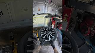 Bir müşterimizi daha yoldan kurtardık. ￼￼ bir elektrikli aracın lastik