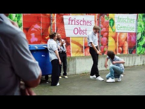 Die Discounter S01E01-Der Anfang vom Ende