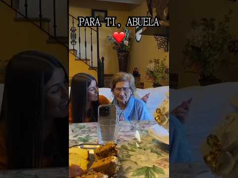 “Todo lo que tengo, te lo debo a ti…” 🎶👵🏻 - (Paula Díez) • #flamenco24h #flamenco24horas