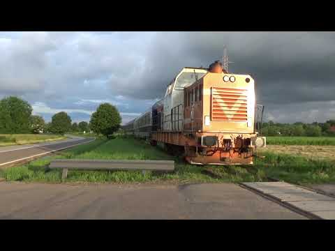 Trenul R5627 - intrarea și plecarea din h. Horodnicu (19.06.2021)