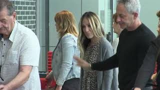 Download lagu 'SATC star Sarah Jessica-Parker reluctantly removes glasses for security' #15MOF mp3