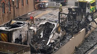 Luftaufnahmen zeigen Brandanschlag-Spuren an jüdischen Rettungswagen in London