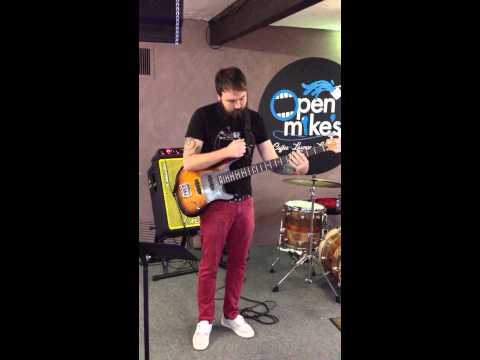Nathan Thorpe tapping the Mario Theme on bass.