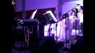 Awit ki MAria (Ang Puso ko'y Nagpupuri by Fatima Grand Choir)