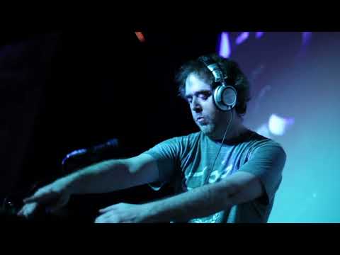 CUT CHEMIST Sound Of The Police Live at Afro Funkē 2011