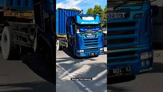 Download lagu Mobil Truk Oleng Biru Mbois 🔵 Truk Container Joget #shorts #truck #trukoleng #trukjoget mp3
