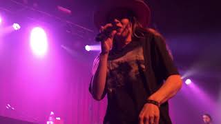 ZZ Ward – Move Like U Stole It, Live at the Waiting Room Lounge, Omaha, NE (3/9/2020)