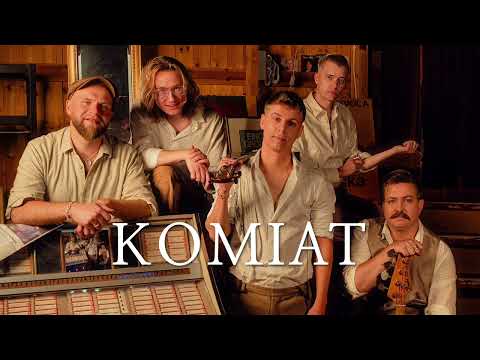 Tähdet syttyvät pimeään - Komiat