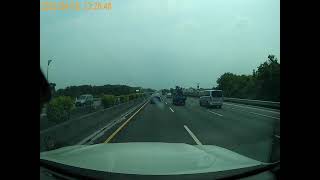 [討論] 請問一下這台特斯拉怎麼了?