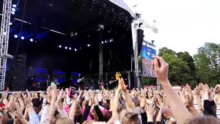 Sanni- Jos mä oon oikee @ Radio Aallon Helsinki-päivä konsertti 2016