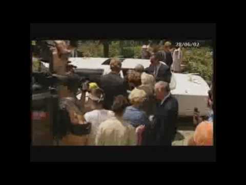 Rikthimi i Familjes Mbreterore-The return of the Albanian Royal Family after 60 years of exile