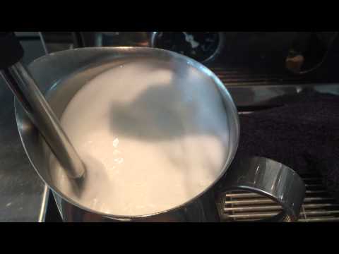 Dritan`s autosteamer：如何用Barista Dritan Alsela方法打奶泡？ (Dritan`s autosteamer: how to froth the milk with Barista Dritan Alsela method)