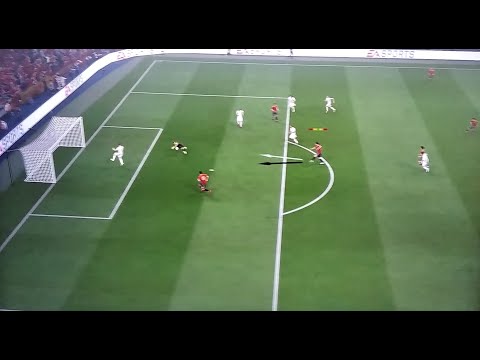 EURO 2020 FIFA 20 Hiszpania - Polska. Niesamowite wybicie piłki w polu karnym.