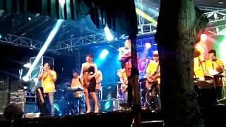 Download lagu New clavera Adi Mahesa feat Trias sevina cincin kawin mp3 Download lagu New clavera Adi Mahesa feat Trias sevina cincin kawin mp3