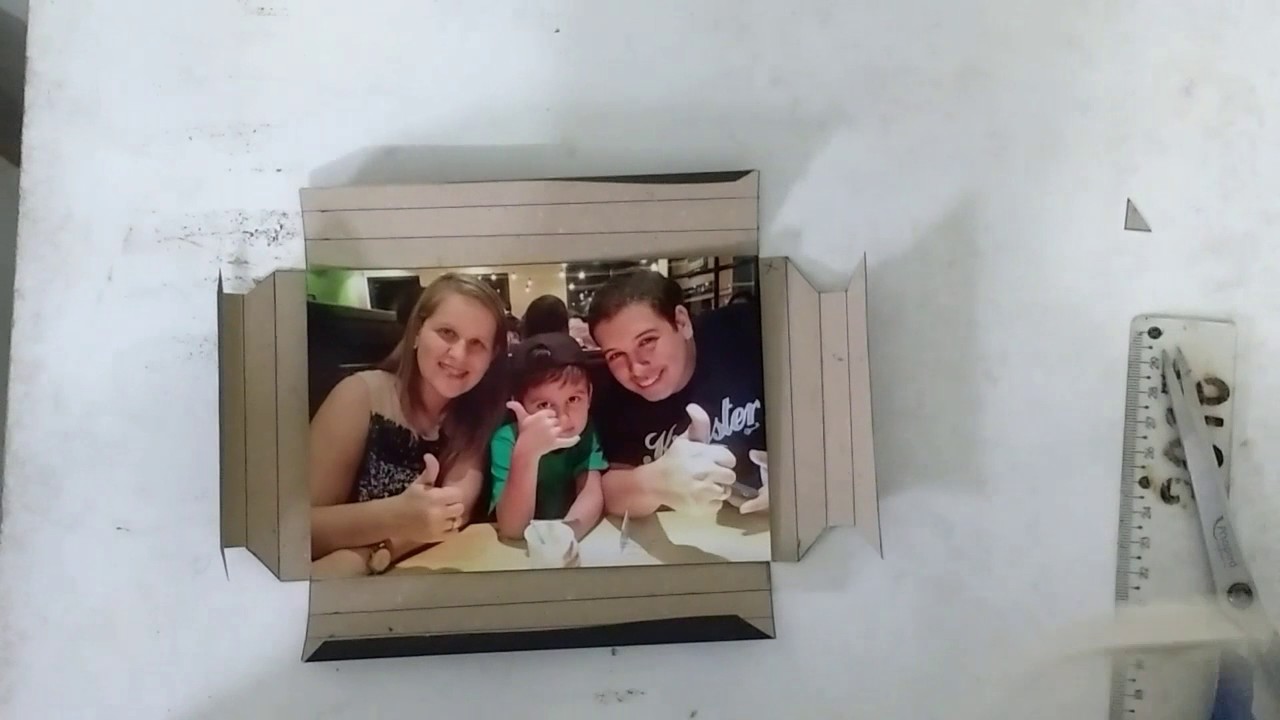 Watch Now DIY - Moldura de papel cartão DIY - Moldura de papel cartão