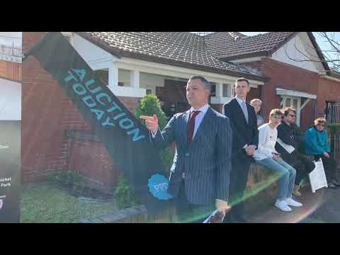 Sydney Auction - 31 Castle St, Randwick - Clarence White Auctioneer