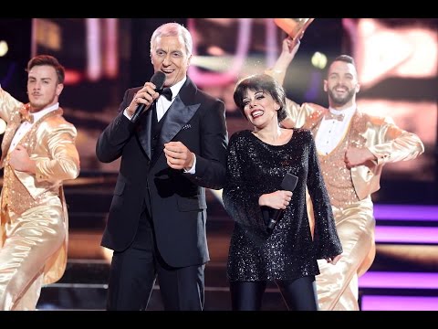 Beatriz Luengo y Pablo Puyol imitan a Liza Minnelli y Frank Sinatra - Tu Cara Me Suena