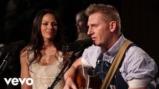 Joey+Rory - The Preacher And The Stranger (Live)