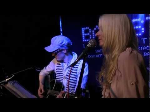 Corinna 陳明恩 sings Draw Near To Me