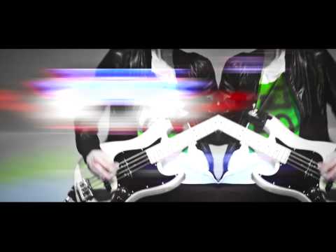 THREE LIGHTS DOWN KINGS 「Feel This Moment」 Music Video