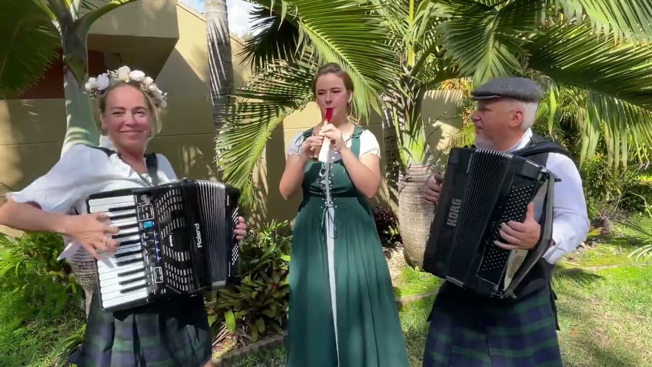 Promotional video thumbnail 4 for Dueling Accordions