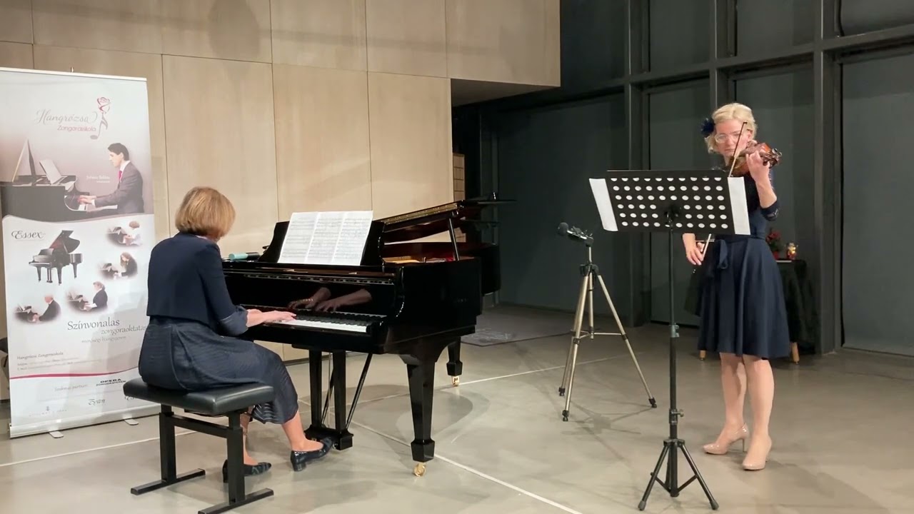 Eszter Zárai (violin) and Eszter Csurgay (piano)